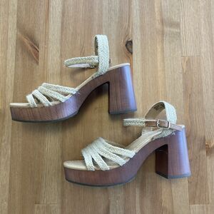 Soda Strappy Sandals Chunky Heels Size 7.5 Boho 60's/70's Style Brown Tan